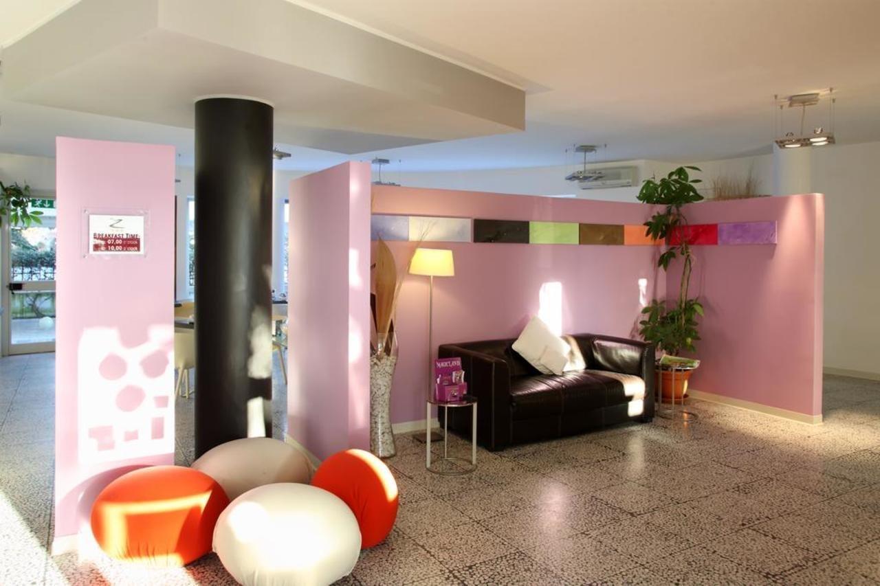 Hotel Zeffiro Sabaudia Exterior foto
